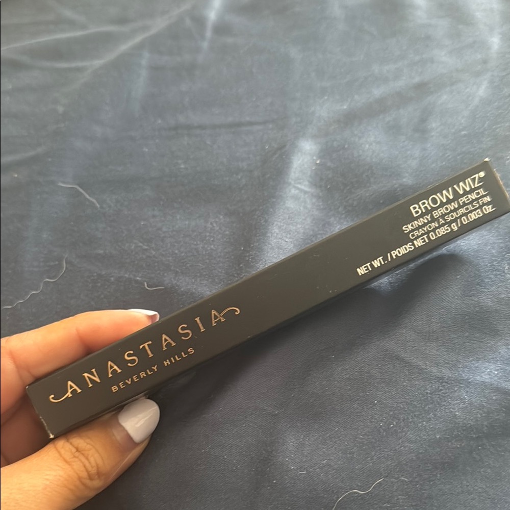 Anastasia Beverly Hills Brow Wiz in Taupe